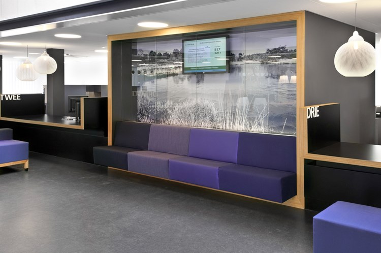 Publiekscentrum, gemeente Bergen (L) - wandbekleding - studio jan